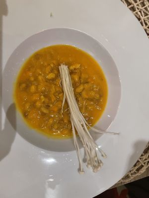 Bean soup with Korean mushroom at Pan GhEA in Milan