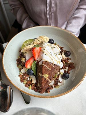 Banana bread bowl at The Happiness Café in Den Bosch