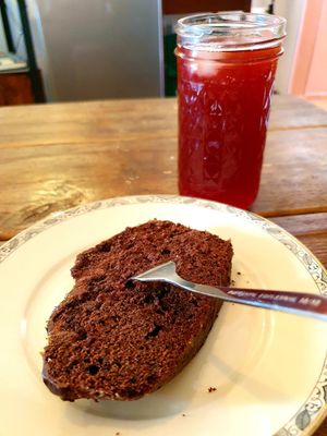 Chocolate cake & homemade ice tea at little green kitchen - Kunibertsviertel in Cologne