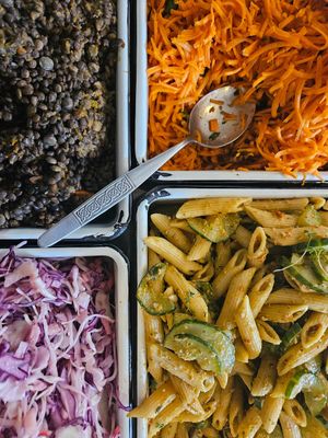 Salatauswahl at little green kitchen - Kunibertsviertel in Cologne