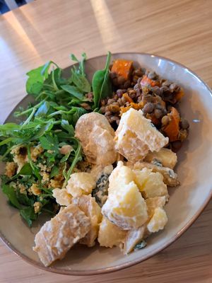 Salad bowl at little green kitchen - Kunibertsviertel in Cologne