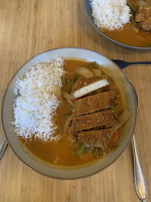 Indonesian curry with breaded tofu  at little green kitchen - Kunibertsviertel in Cologne