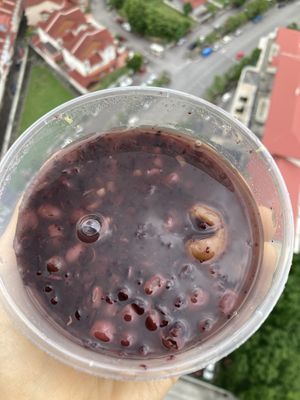 Black rice and red bean dessert. Perfectly balanced and not too sweet   at TianMiMi Dessert Shop - 甜蜜蜜糖水铺 in Penang