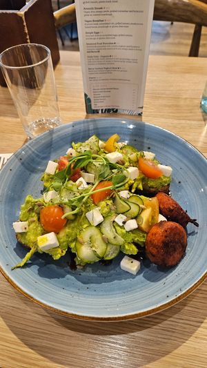 Avo smash, add kumara hash at Wondertree in Auckland