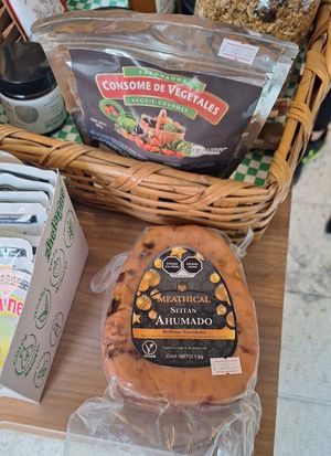 Celebramos las fiestas navideñas con estas delicias 🤗🎅🏻🎄✨️ at Veggie Deli in Puebla