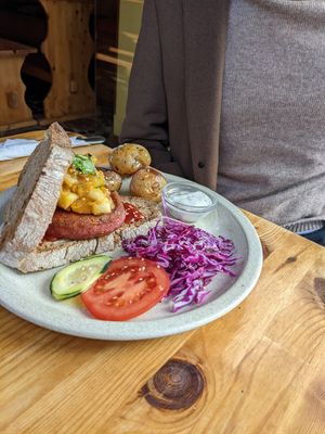 The burger at Princesa do Castelo in Lisbon