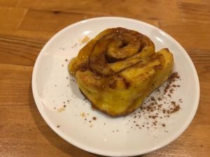 Rolo de canela at Princesa do Castelo in Lisbon