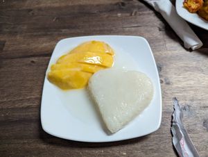 Mango with sticky rice dessert at Thai Curry in Houston
