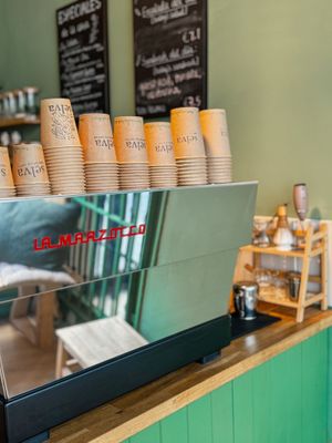 Coffee ready at Selva Coffee in Sevilla