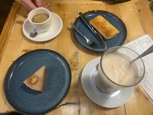 Gebak en zwamcijsje  at De Onbekende Boekhandel in Wageningen