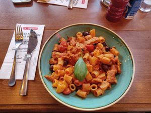 Maccaroni con pollo vegan #Veganuary at L'Osteria in Jena