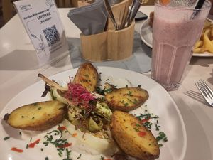 Spitzkohlspalten mit Kartoffeln at Cafeteria Zur Rosen in Jena