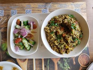 Curry and greek salad at Maravel Garden in Crete