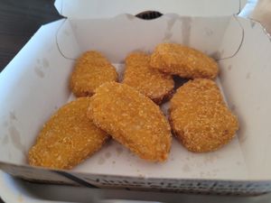 Vegan No-Chicken Nuggets at Happy Burgers - Cloud Kitchen in Fredrikstad