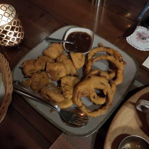 Vegan pakora platter at Delhi-Roma Restaurant in Wuppertal