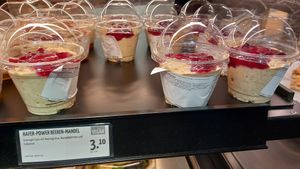 overnight oats 3,10€ at Back Factory - Hannover in Hannover