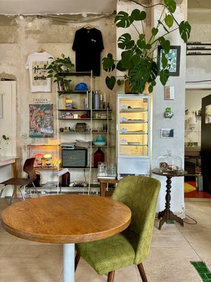 Wohlfühlatmosphäre 🐸  at Café Pfusch in Leipzig