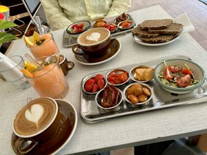 Snackplatte mit frischem Brot ⭐️⭐️⭐️⭐️⭐️  at Café Pfusch in Leipzig