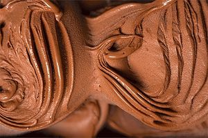 El gelato de chocolate Extra-noir debe ser intenso y rico en sabor. Elaborado con una mezcla de chocolates que superan el 80% de Cacao. En leche de almendras, cero azúcar añadida at Patti Gelateria - Complex Llanogrande in Rionegro