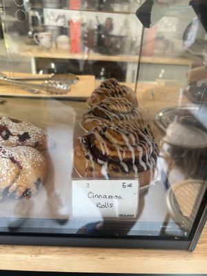 Cinnamon rolls   at Mälis in Biarritz