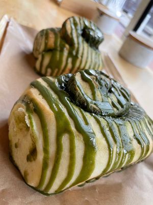 Vegan Matcha Roll at Mälis in Biarritz