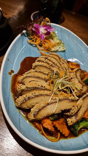 Vegane Ente mit Soja- Apfelsoße at Vivien Restaurant in Taufkirchen