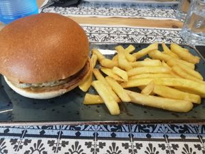 Hamburguesa de alcachofa, champiñones y mermelada de tomate at Bar 78 in Foz