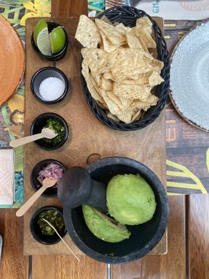 Nachos con guacamole   at Enjoy It Granada in Granada