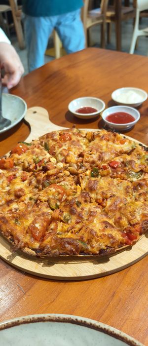 Mix mushrooms pizza at PMV Cafe - 静思蔬食 in Johor Bahru