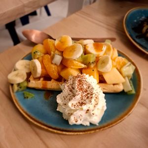 Gaufre... fruitée et caramélisée 🍊🧇 at Bloomy Rive Gauche in Toulouse