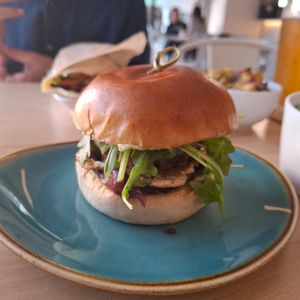 Burger italiano 🍔🇮🇹 at Bloomy Rive Gauche in Toulouse