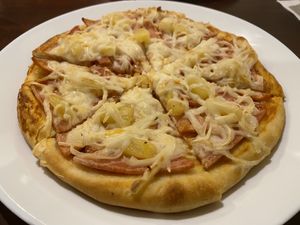 Hawaiian pizza has a great taste  at Vegan Taipei in Taipei