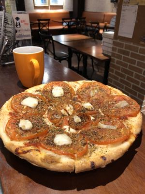 Margarita pizza at Vegan Taipei in Taipei