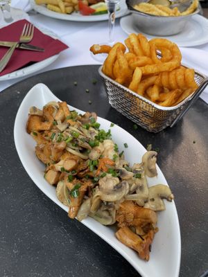Seasonal mushrooms with curly fries  at Fränkischer Hof Hotel und Restaurant in Lichtenfels