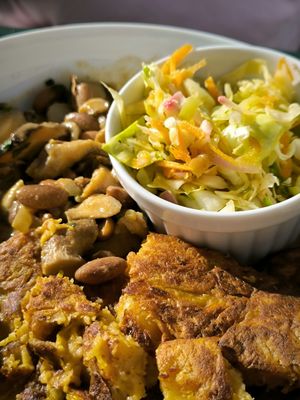 Pataniscas vegan com cogumelos e feijão at Cozinha da Mãe Terra in Montemor-o-novo
