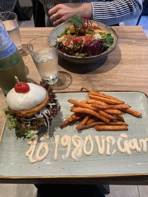 Boa Buns Burger  at To1980 Vegan - Pempelfort in Dusseldorf