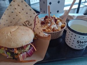 Cheeseburger Combo with garlic Fries at Swing Kitchen - Invalidenstraße  in Vienna