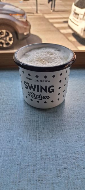 Cappucino de caramelo at Swing Kitchen - Invalidenstraße  in Vienna