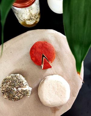 Tábua de frios, queijo marinado no topo at Acaiú in Londrina