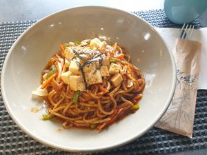 Noodles with tofu at Kenkō in La Marsa