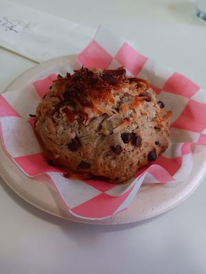 No recuerdo bien el nombre, pero creo que era galleta🍪 chocolate chip, nueces, y coco🥥 at Semilla by ConGreka  in San Juan