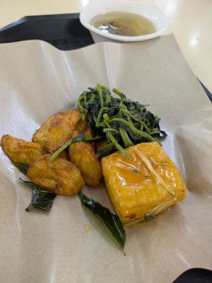 Pick and choose, reasonable and good options at Rulai Vegetarian 茹莱素食- Marsiling in North Singapore