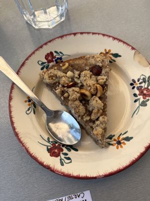 Gâteau aux noisettes   at À Tantôt in Rouen