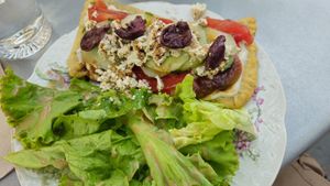 Tostada con tofu at À Tantôt in Rouen