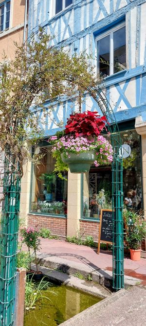 Rouen near À Tantôt 😊 at À Tantôt in Rouen