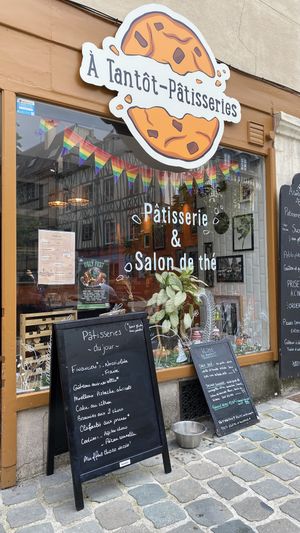   at À Tantôt in Rouen