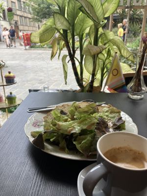   at À Tantôt in Rouen