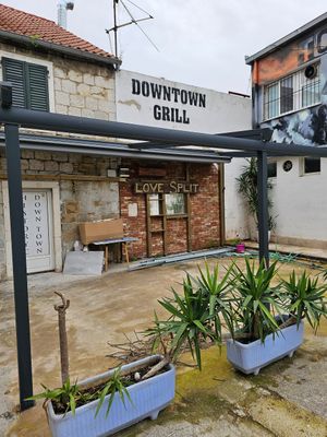 closed at Downtown Grill in Split