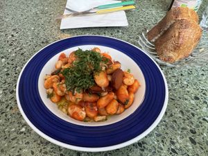 Beans with vegan pastrami and dill   at Korzenie Kuchnia Roślinna  in Szczecin
