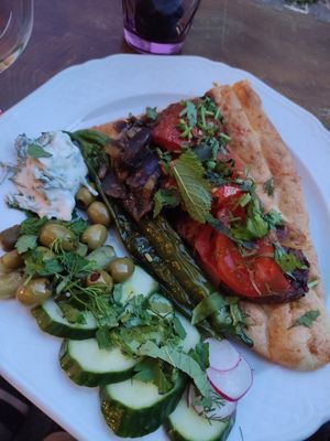 Persischer Gemüseteller at Café Mundgerecht in Essen